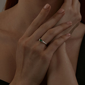 Кольцо SOKOLOV - Серебро 925, Синтетический изумруд, Фианит (арт. 82010008)